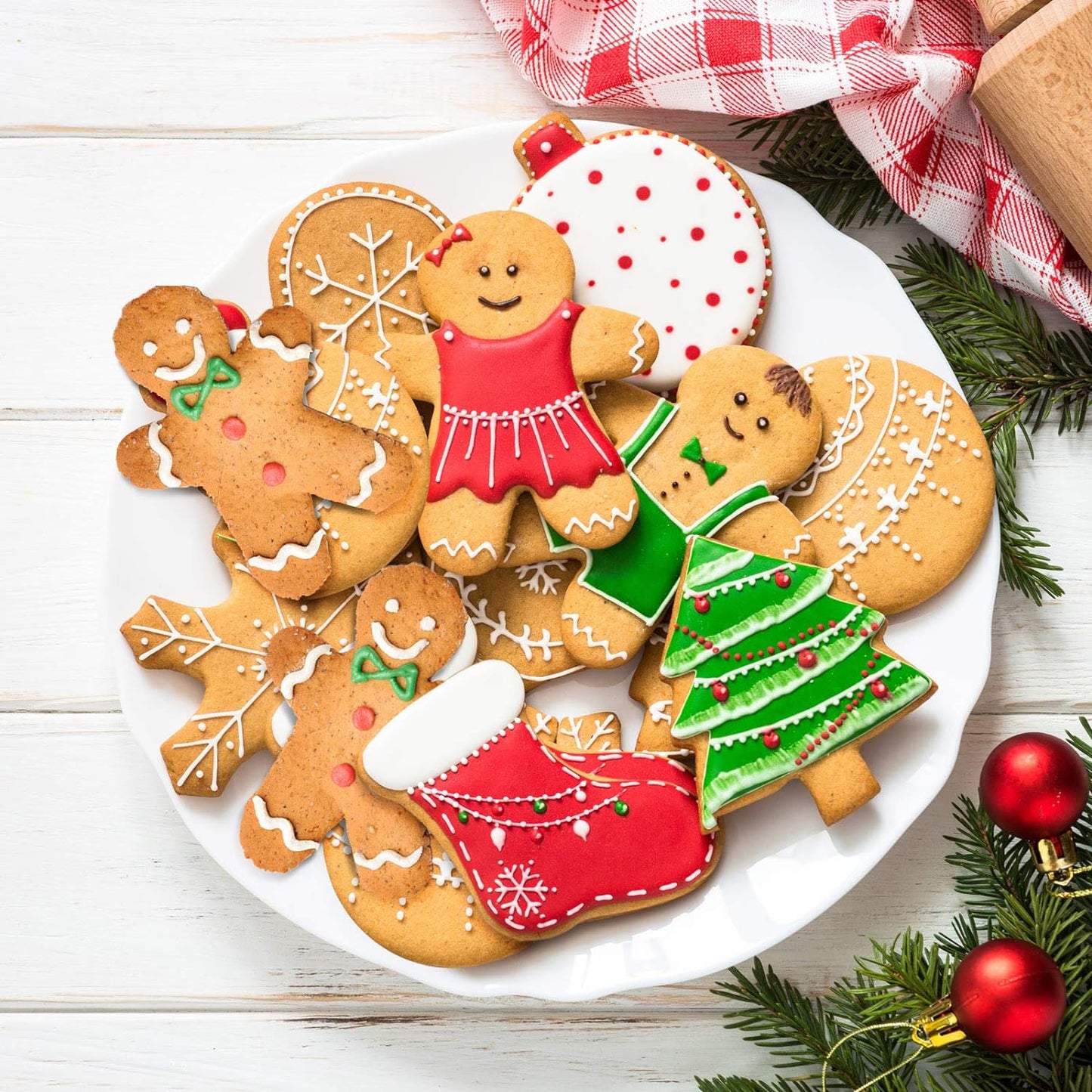 8 Pieces Christmas Cookie Cutters Holiday Cookie Molds Stainless Steel with Gingerbread Men