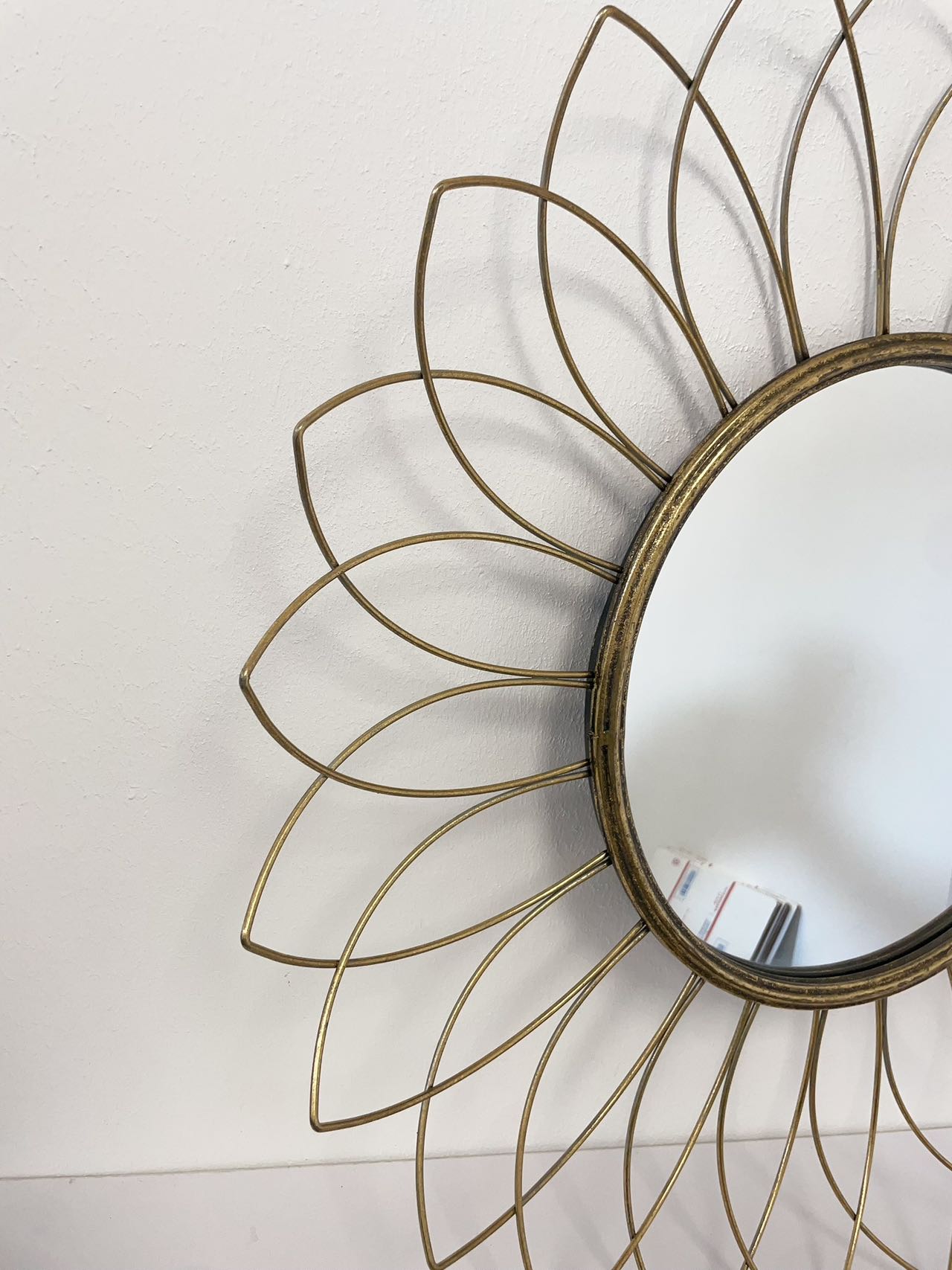 Glam Distressed Metal Round Mirror Glam Burst Accent Mirror Gold Bathroom Wall Mirrors Modern Accent Mirrors for Entryway, Hallway Metal Frame