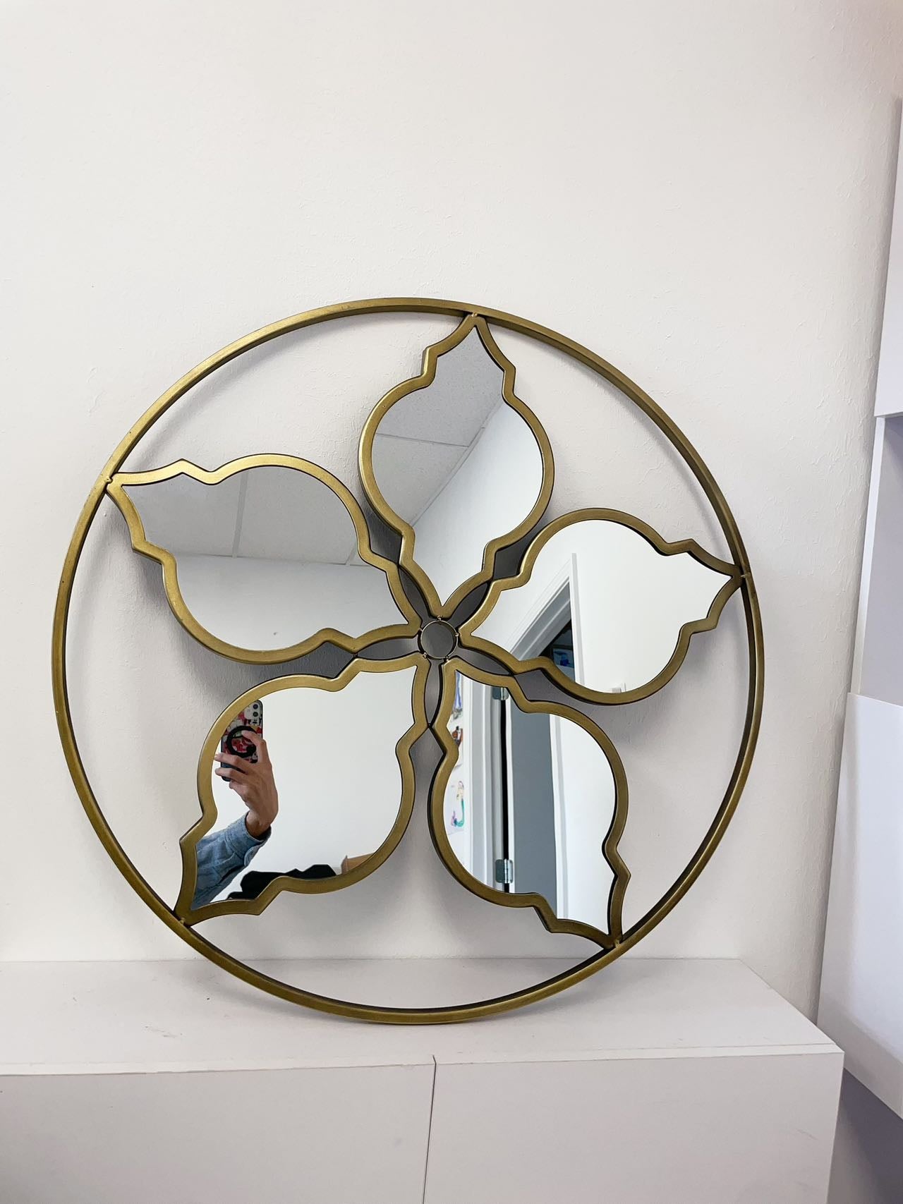 Glam Distressed Metal Round Mirror Glam Burst Accent Mirror Gold Bathroom Wall Mirrors Modern Accent Mirrors for Entryway, Hallway Metal Frame