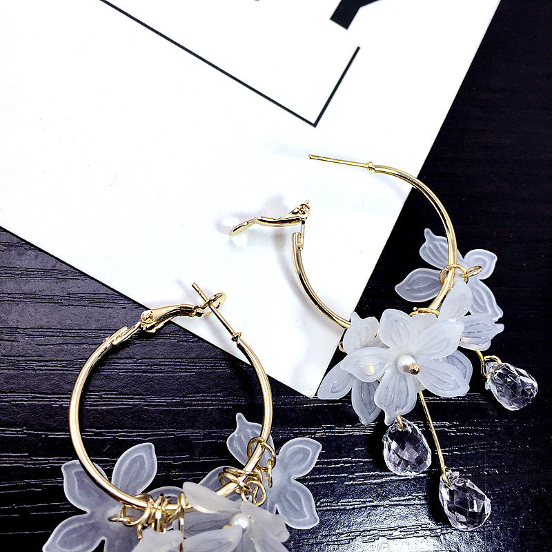 TME02 Fancy Translucent Frosted Flower Earrings