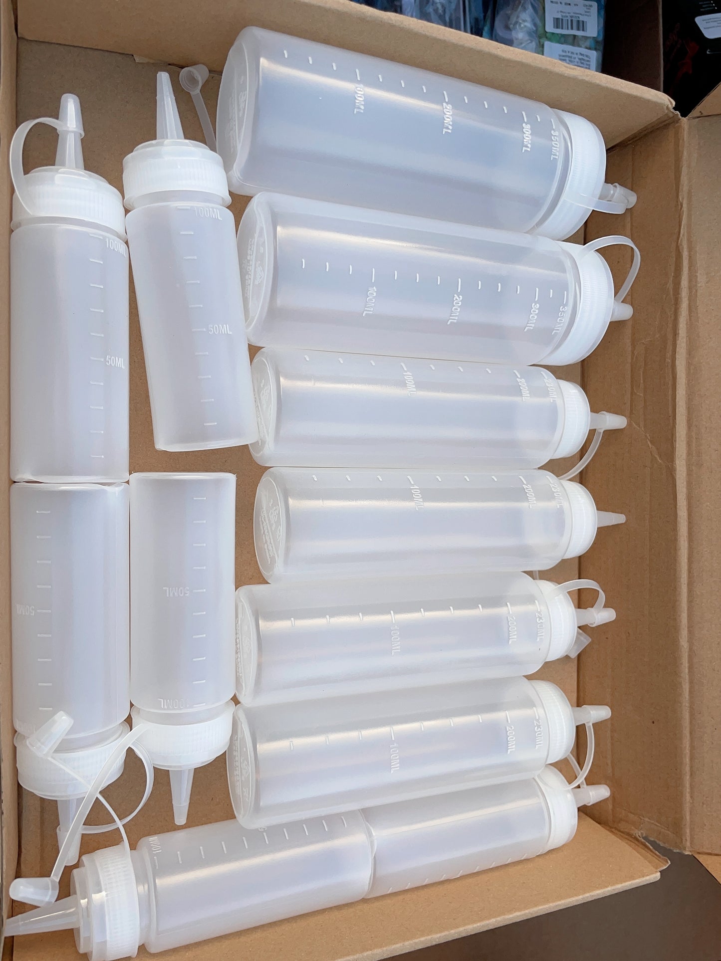 12 Pack Plastic Squeeze Bottles Set 12 oz 8 oz 3.5 oz Condiment Squeeze Bottles with Caps Clear Ketchup Bottle